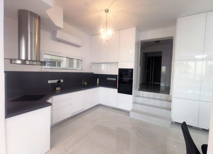 Waterfront villa with access to sea in Paphos