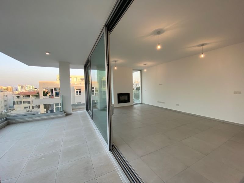 Modern apartment near the beach