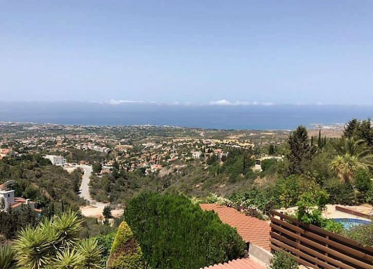 Villa with unobstracted sea views on the hills of Paphos