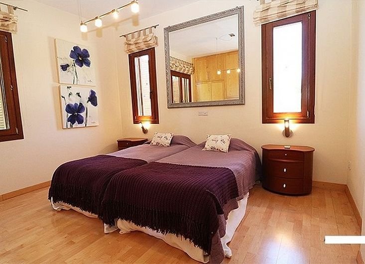 Sea view golf villa in prestigious resort in Paphos