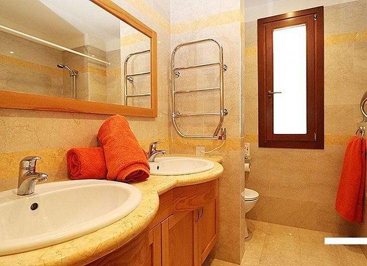 Sea view golf villa in prestigious resort in Paphos
