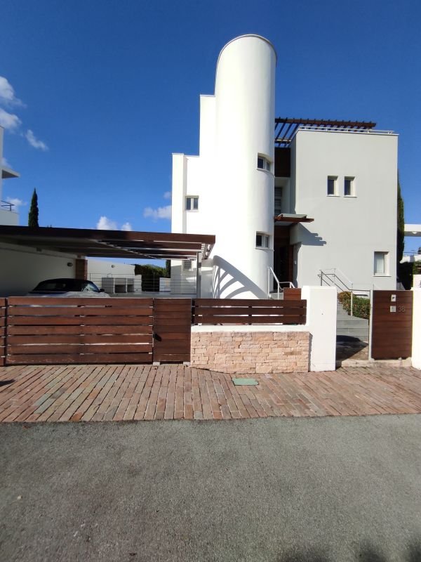 Luxury villa in seafront gated development in Polis