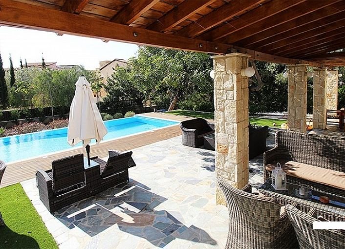 Golf villa on the western plateau in the award-winning Aphrodite Hills Resort
