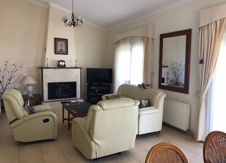 Villa with unobstracted sea views on the hills of Paphos