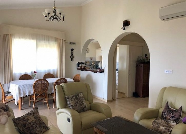 Villa with unobstracted sea views on the hills of Paphos