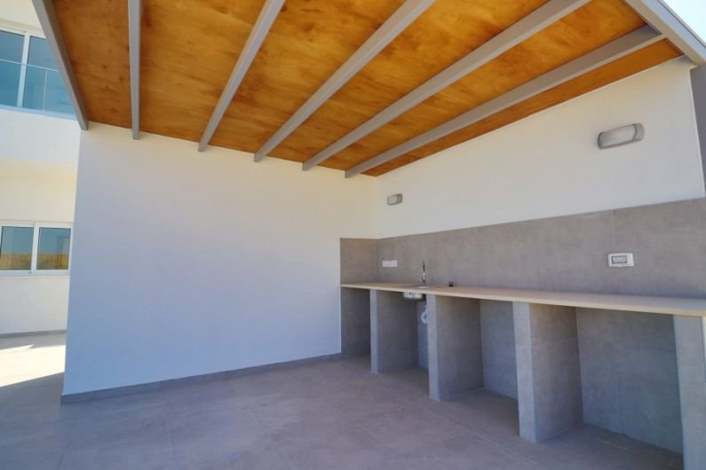 Neue moderne Villa mit Meerblick
