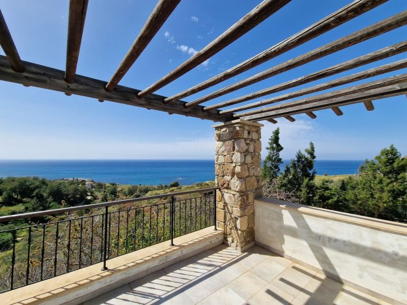 Incomplete seaview stone villa 350m from coast