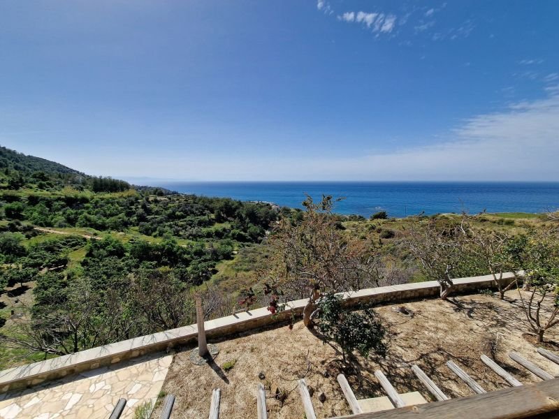 Incomplete seaview stone villa 350m from coast