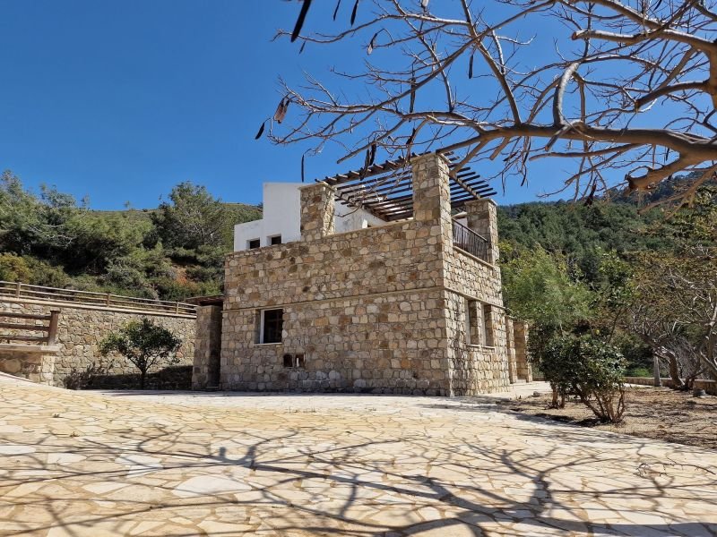 Incomplete seaview stone villa 350m from coast