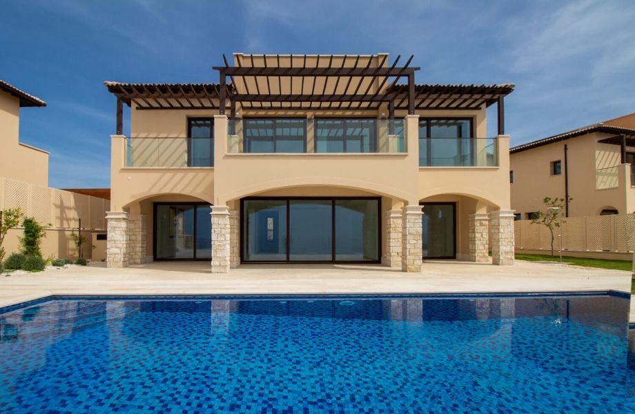 Seaview premium villa on famous golf-spa resolt in Paphos