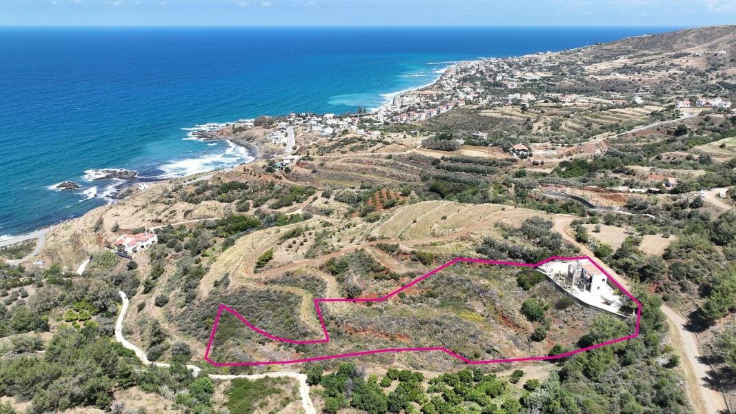 Incomplete seaview stone villa 350m from coast