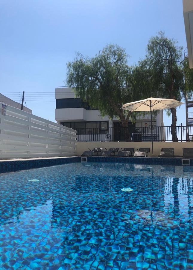 Aparthotel with swimming pool in Paphos