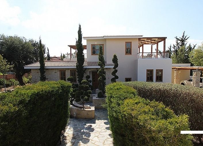 Golf villa on the western plateau in the award-winning Aphrodite Hills Resort
