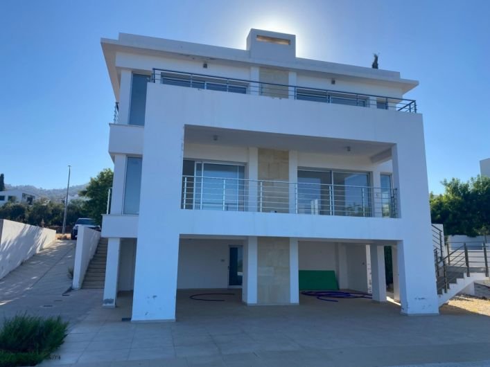 Villa with pool near beach in Polis