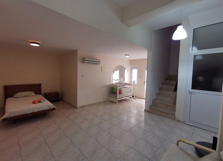 Waterfront villa with access to sea in Paphos
