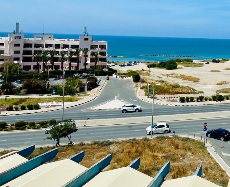 Penthouse mit Meerblick am Strand