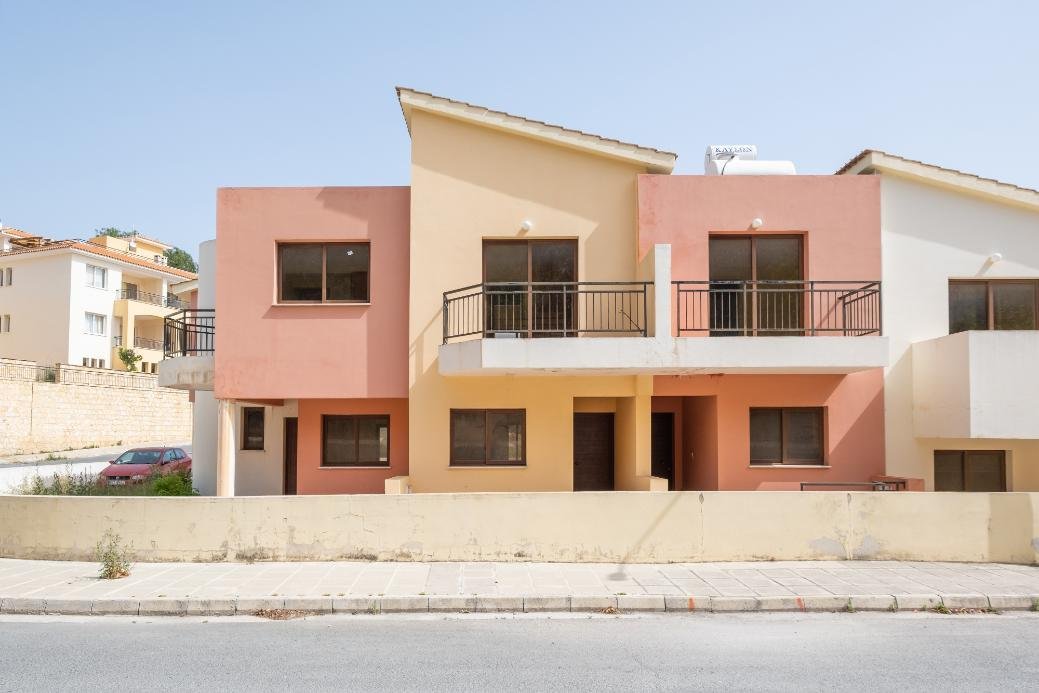 Townhouse in the complex with pool in Paphos