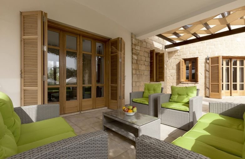 spectacular golf villa with sea views in Paphos