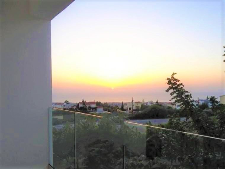 Moderne, geräumige Villa, Meerblick
