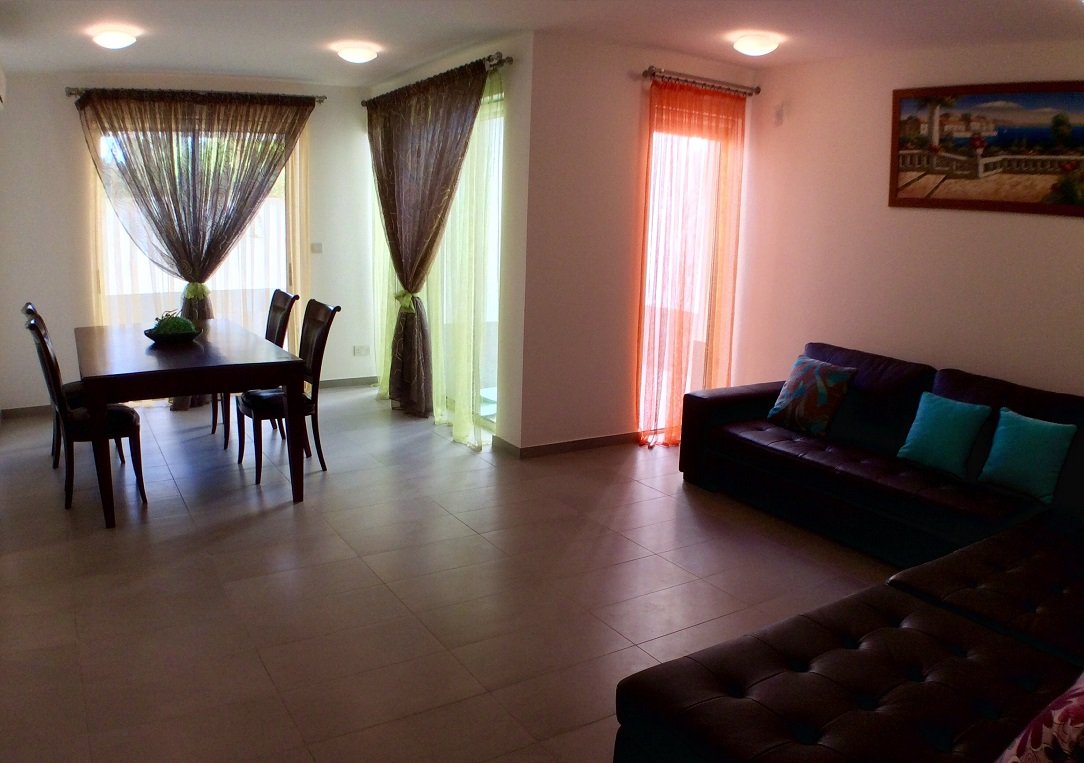 Villa by the beach in Latsi, gated complex