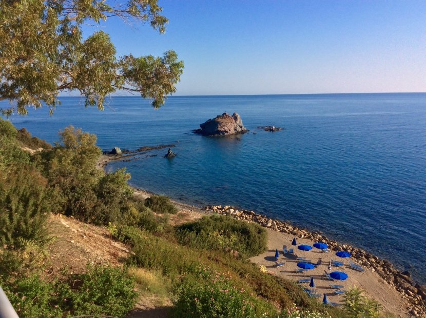 Вилла в Полисе на первой линии моря