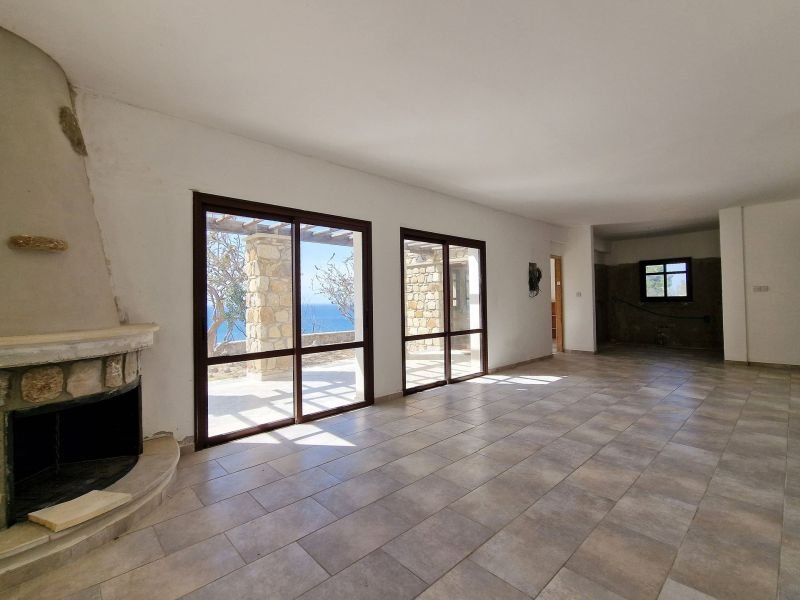 Incomplete seaview stone villa 350m from coast