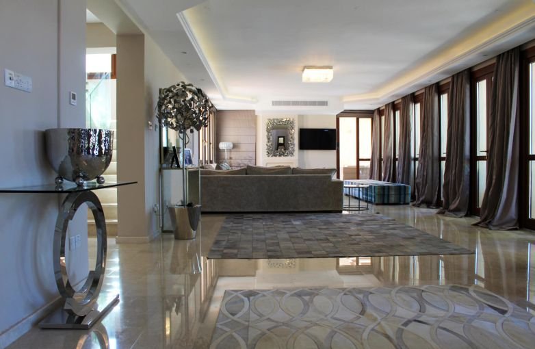Luxury villa in prestigious golf and spa resort in Paphos