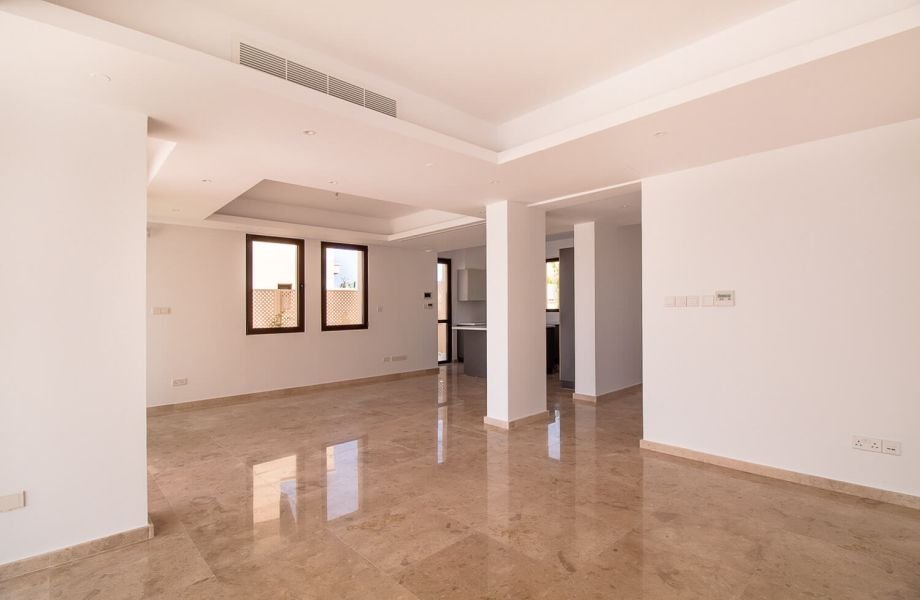 Seaview premium villa on famous golf-spa resolt in Paphos