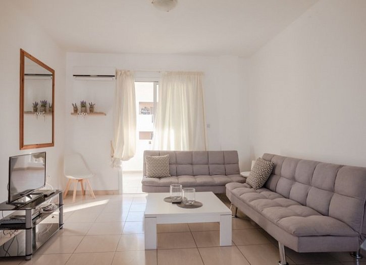 Langzeitmiete. Apartment mit Balkonen