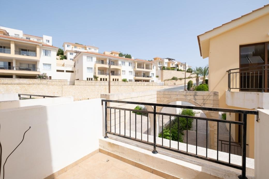 Townhouse in the complex with pool in Paphos