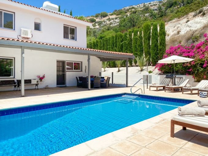 Geräumige Villa mit Meerblick in Paphos