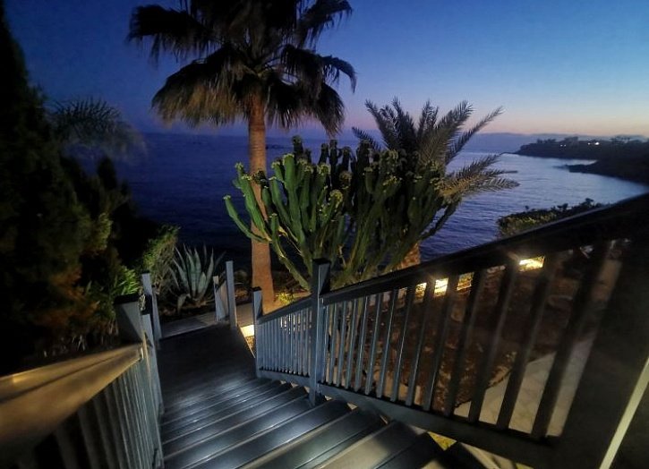 Waterfront villa with access to sea in Paphos