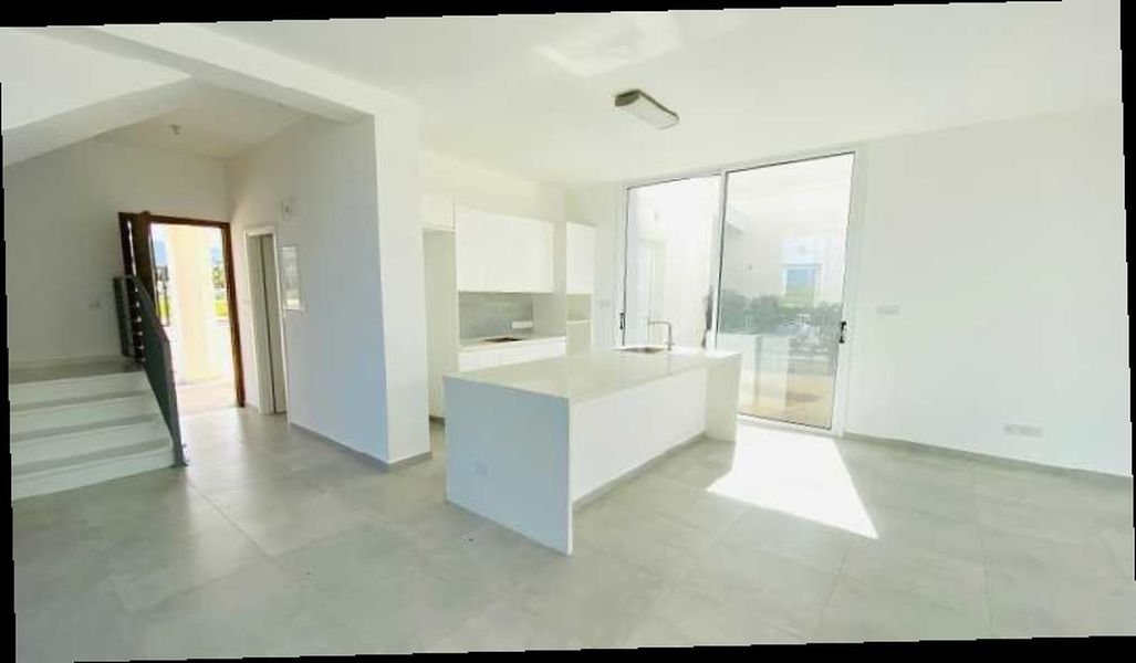 Luxury detached coastal villa in Paphos