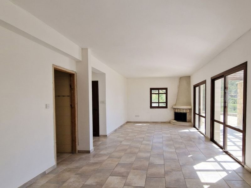 Incomplete seaview stone villa 350m from coast