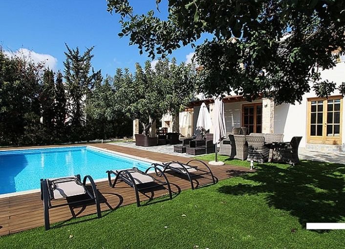 Golf villa on the western plateau in the award-winning Aphrodite Hills Resort