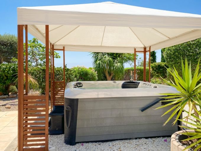 Geräumige Villa mit Meerblick in Paphos