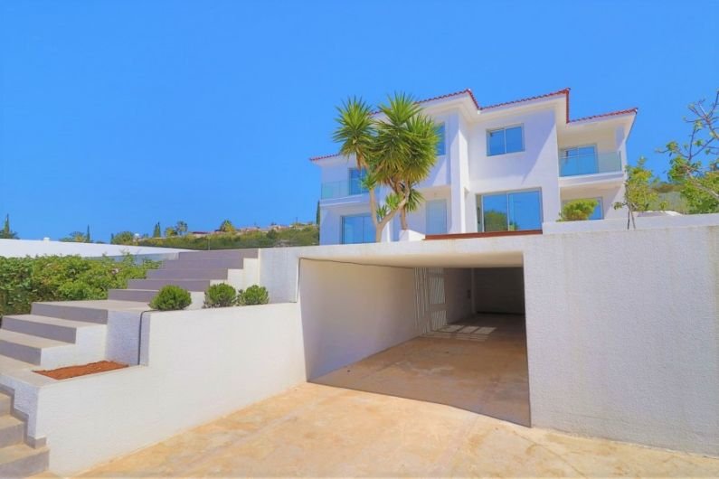 Modern immaculate sea view villa in Paphos