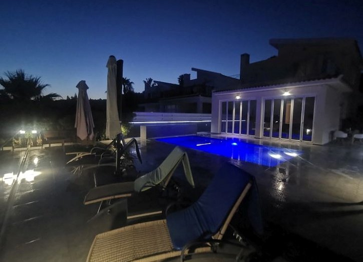 Waterfront villa with access to sea in Paphos