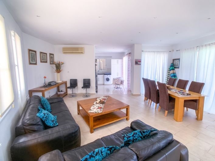 Sea view villa on large plot in Paphos