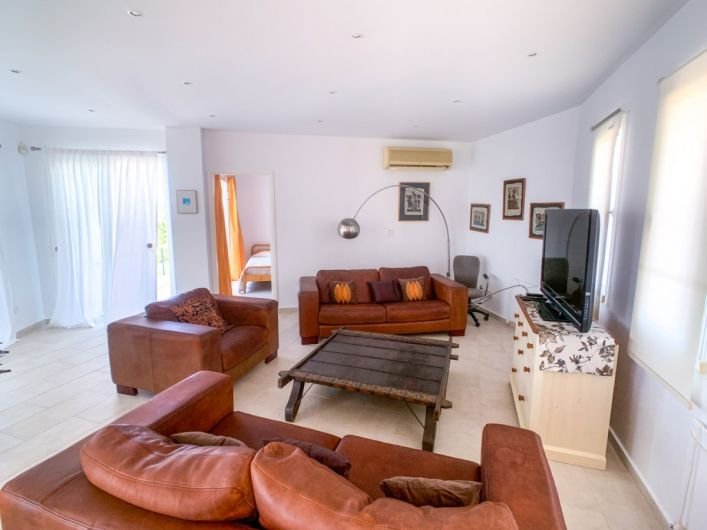 Sea view villa on large plot in Paphos