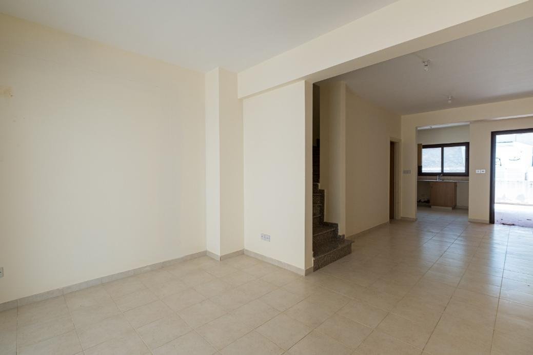 Townhouse in the complex with pool in Paphos
