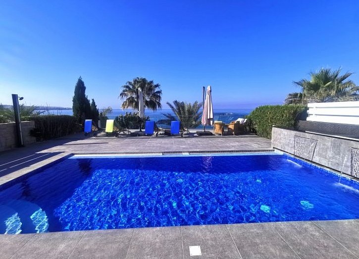 Waterfront villa with access to sea in Paphos