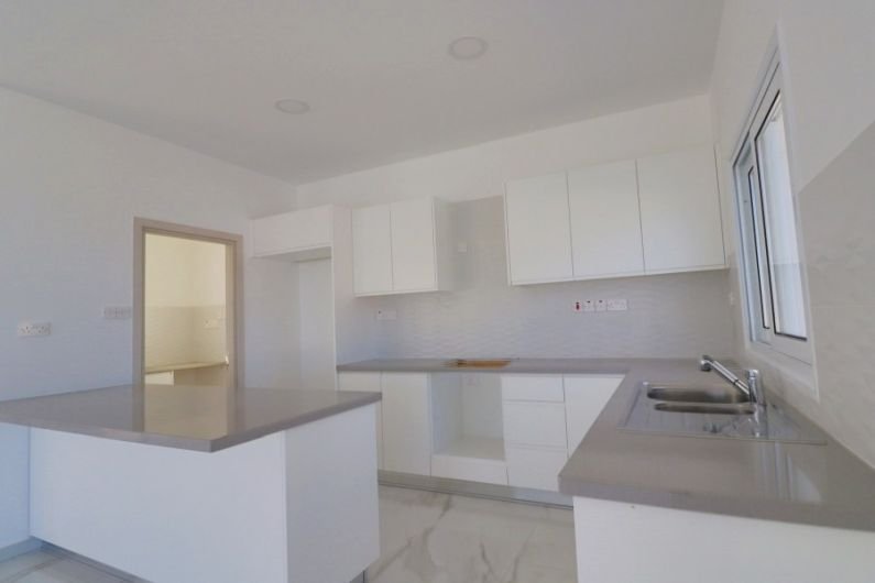 Neue moderne Villa mit Meerblick