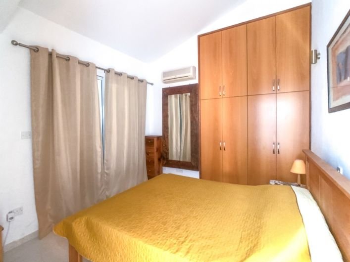 Sea view villa on large plot in Paphos