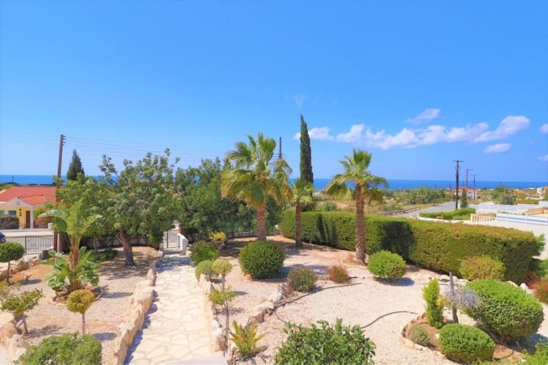 Modern immaculate sea view villa in Paphos