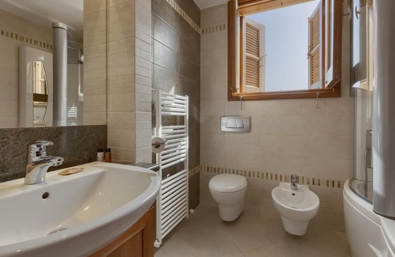 spectacular golf villa with sea views in Paphos