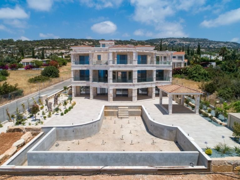 Exclusive Mansion,big plot,sea views