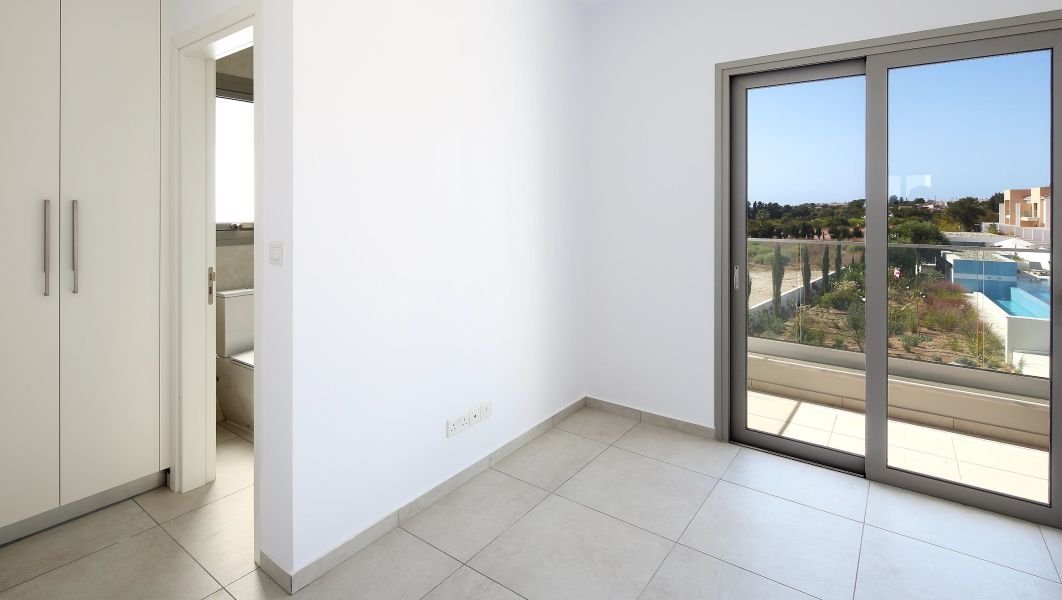 PR.Villa in a complex with pool in Paphos
