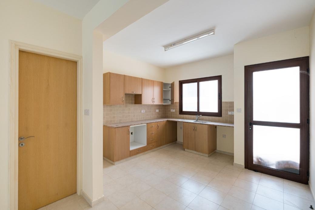 Townhouse in the complex with pool in Paphos