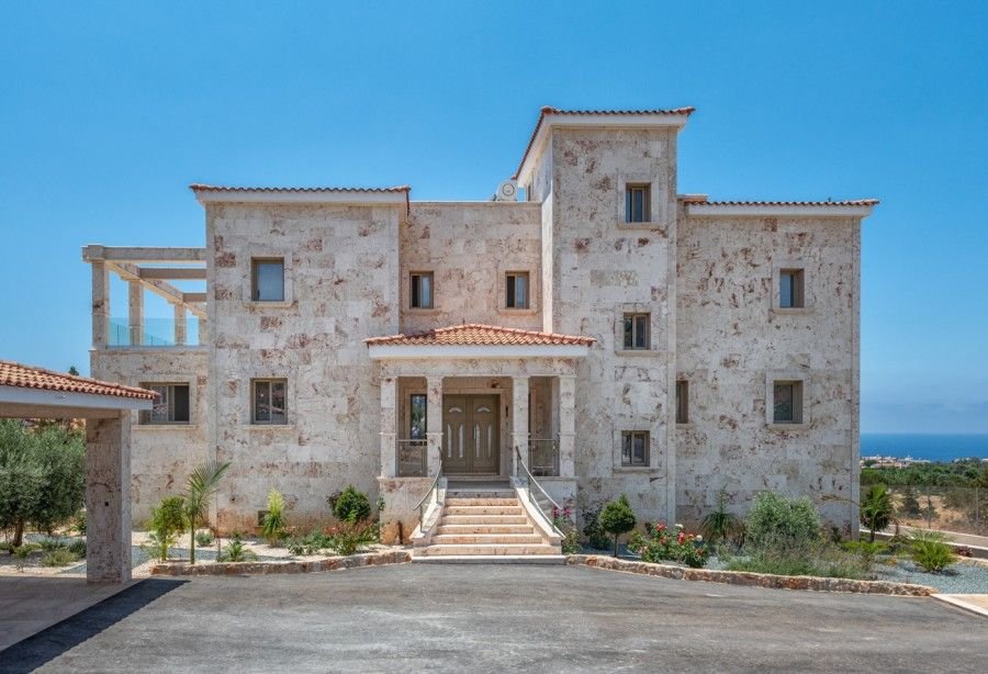 Exclusive Mansion,big plot,sea views
